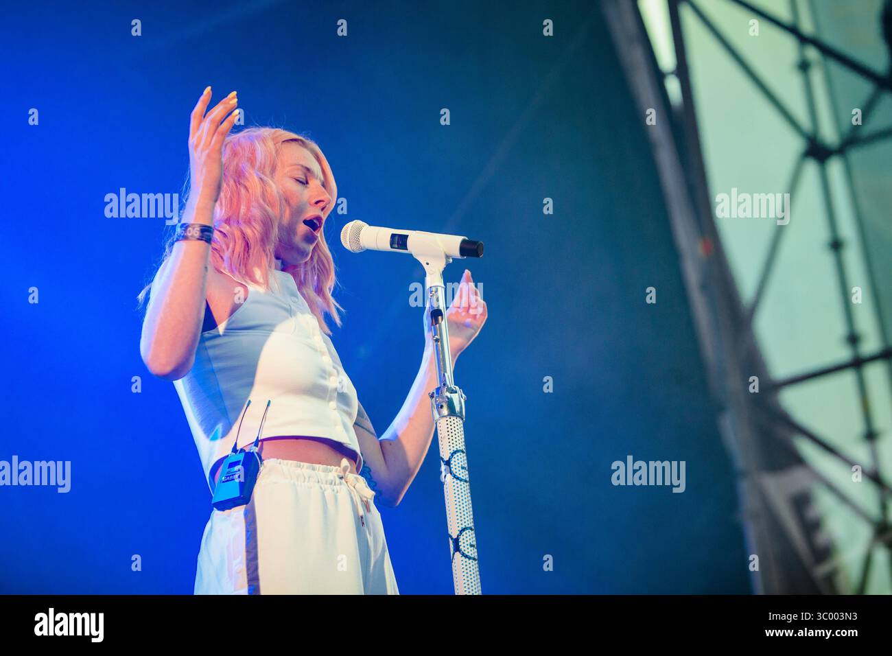 16 juin 2017 - Bergen, Angleterre, Norvège - Norvège, Bergen â€šÃ„Ã¬ 16 juin 2017. La chanteuse, compositrice et musicienne norvégienne Gabrielle Susanne Solheim Leithaug est surtout connue sous le nom de Gabrille et donne ici un concert live lors du festival de musique norvégien Bergenfest 2017 à Bergen. (Crédit image : © Jarle H. Moe/Gonzales photo via ZUMA Press) Banque D'Images