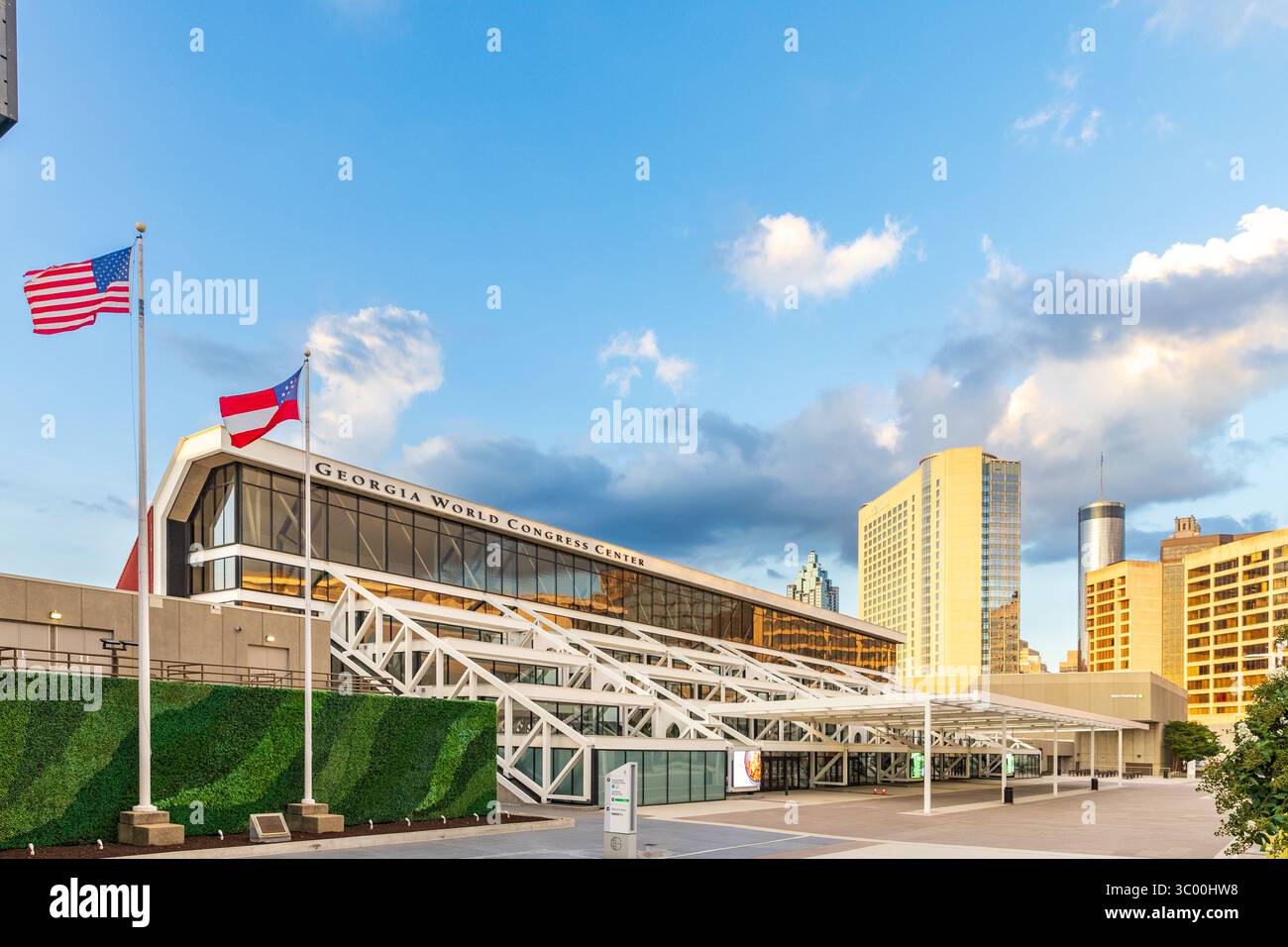 Atlanta, GA - 16 juillet 2025 : Georgia World Congress Center dans le centre-ville d'Atlanta, GA Banque D'Images