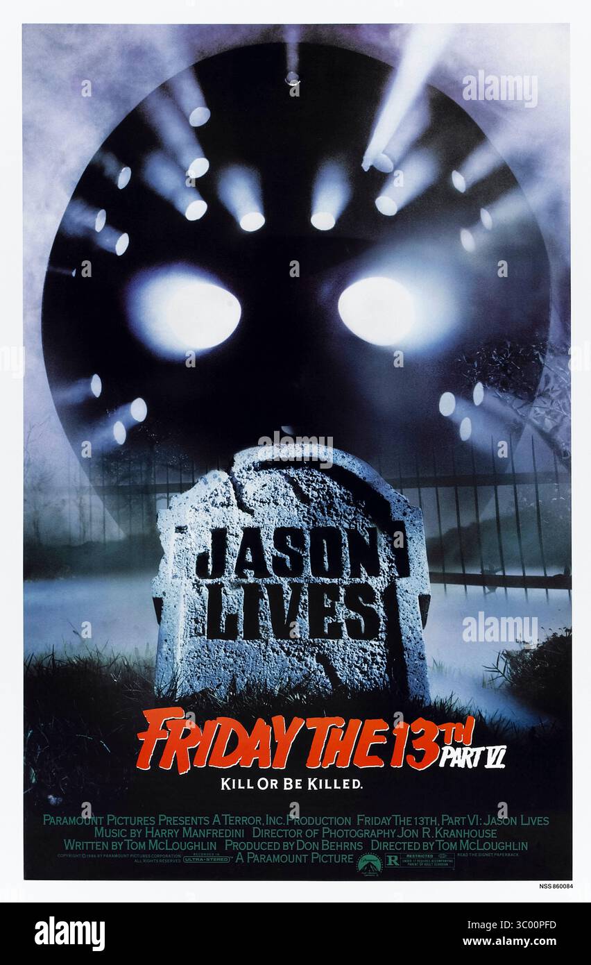 Vendredi la 13e partie III (1982) réalisé par Steve Miner et mettant en vedette Dana Kimmell, Paul Kratka et Richard Brooker. Un nouveau groupe d’adolescents est victime du saccage meurtrier de Jason Voorhees à Crystal Lake dans ce troisième volet, remarquable pour avoir présenté son masque de hockey emblématique. Photographie d'une affiche américaine originale de 1982 À USAGE ÉDITORIAL EXCLUSIF. Crédit : BFA / Paramount Pictures Banque D'Images