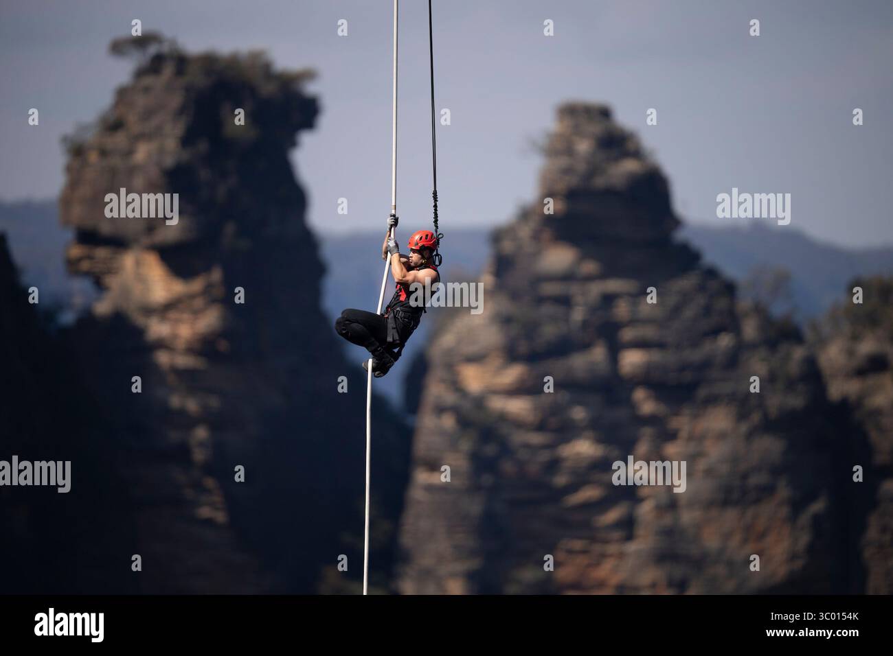 Limitless (2022 - )saison 1, épisode 4 'Force' Chris Hemsworth participe à une ascension extrême de corde. *Filmstill - usage éditorial seulement* Voir instructions spéciales. CAP/TFS image fournie par Capital Pictures Banque D'Images