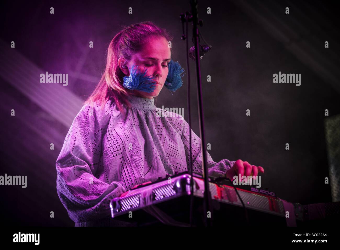 1er juillet 2018 - Roskilde, Danemark - Danemark, Roskilde - 1er juillet 2018. Le trio norvégien d'eletropop Sassy 009 donne un concert live lors du festival de musique danois Roskilde Festival 2018. (Crédit photo : Gonzales photo - Christian Hjorth) (crédit image : © Christian Hjorth/Gonzales photo via ZUMA Press) Banque D'Images