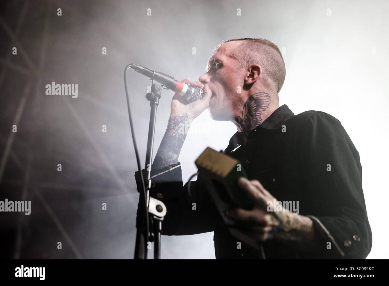 21 avril 2018 - Tilburg, pays-Bas - pays-Bas, Tilburg - 21 avril 2018. Wear Your Wounds donne un concert lors du festival néerlandais de Music metal Roadburn Festival 2018 à Tilburg. Ici, le chanteur Jacob Bannon est vu en direct sur scène. (Crédit photo : Gonzales photo - Peter Troest) (crédit image : © Peter Troest/Gonzales photo via ZUMA Press) Banque D'Images