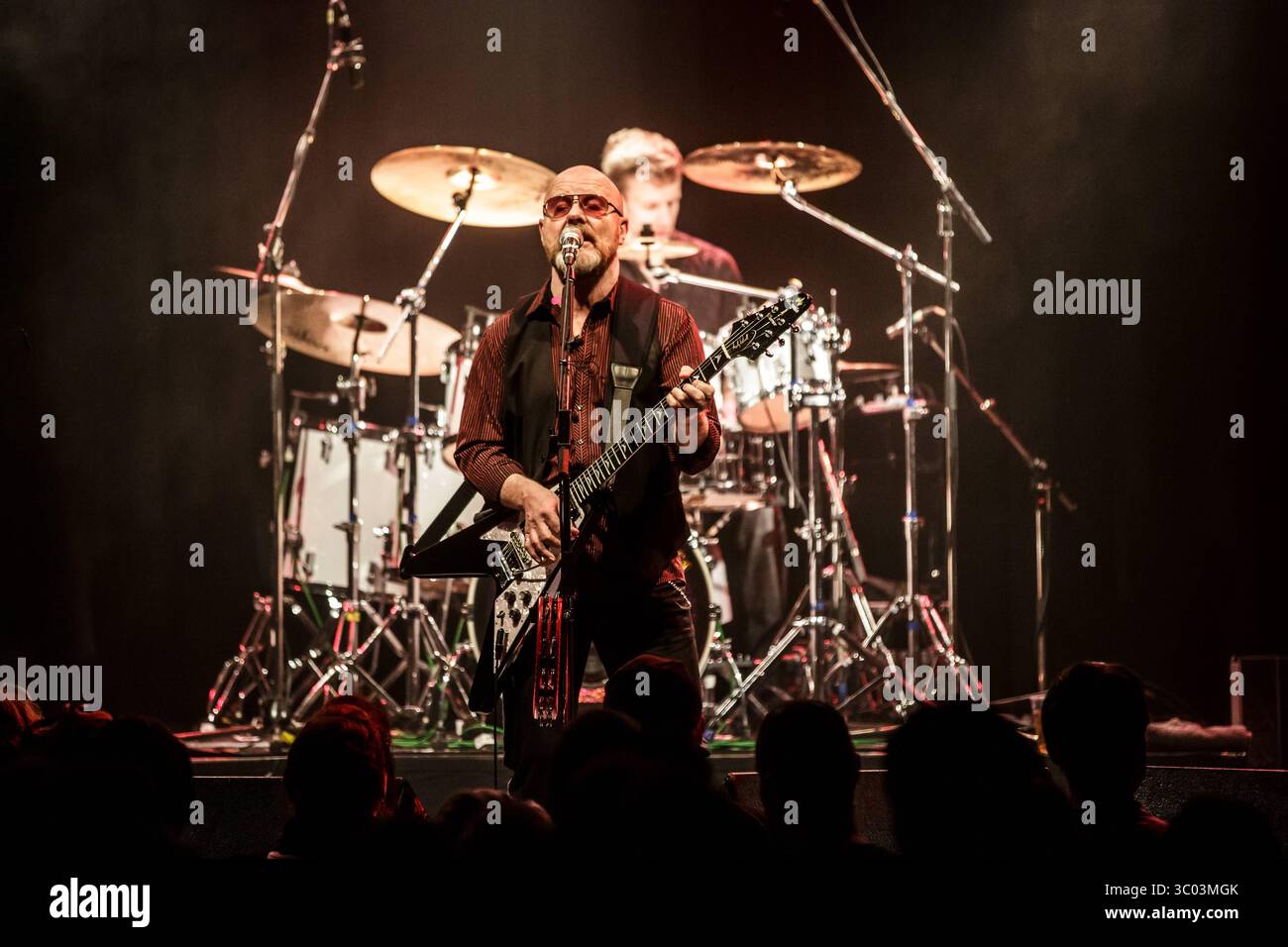 29 janvier 2015 - Copenhague, Angleterre, Danemark - le groupe de rock britannique Wishbone Ash donne un concert à Amager Bio à Copenhague. Ici, le chanteur et guitariste Andy Powell est vu en direct sur scène. Danemark, 29/01 2015. (Crédit image : © Peter Troest/Gonzales photo via ZUMA Press) Banque D'Images
