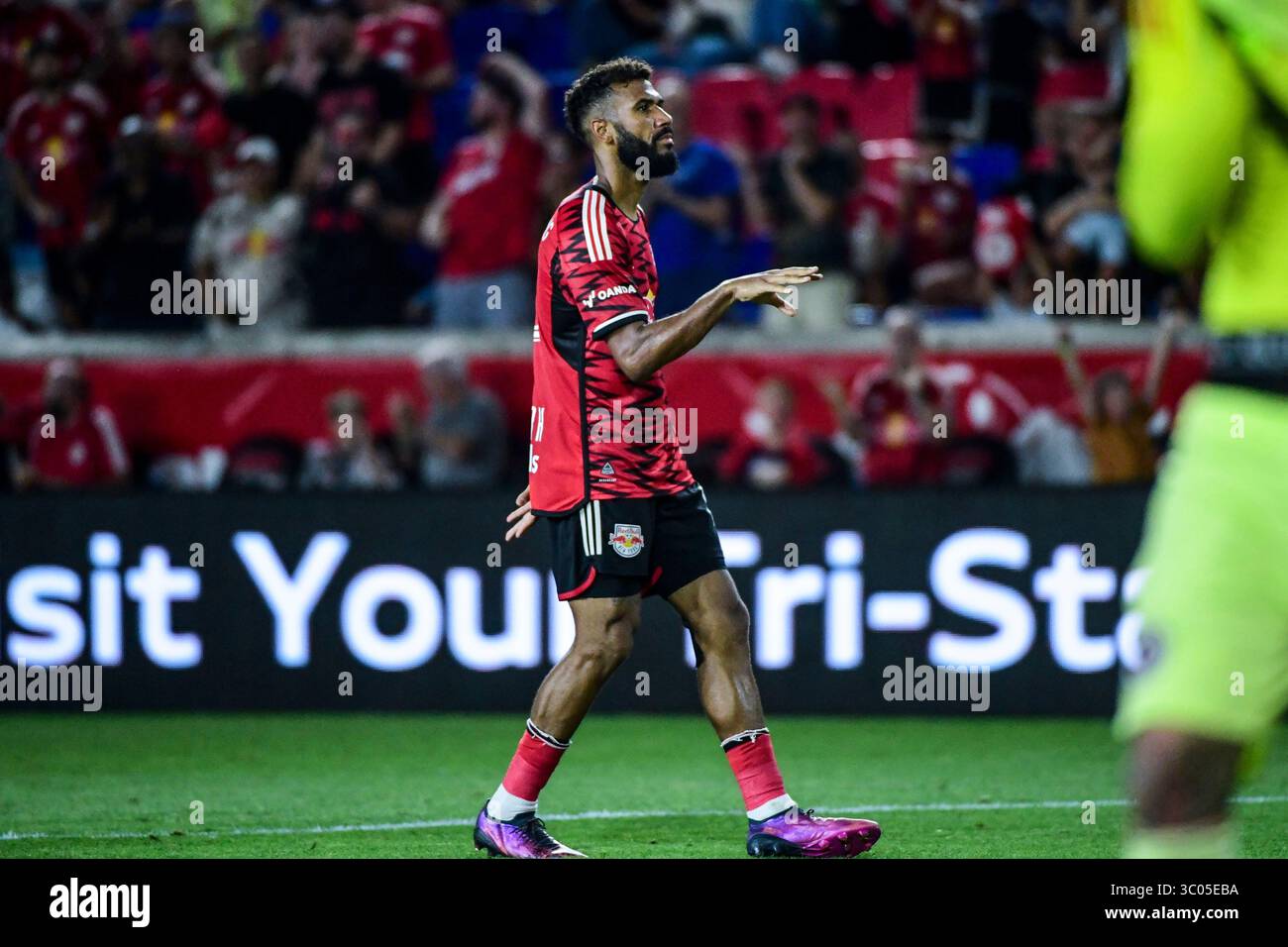 Harrison, États-Unis. 16 juillet 2025. Harrison, NJ, États-Unis, 16 juillet 2025 : Eric Maxim Choupo-Moting (13 Red Bulls de New York) célèbre son but lors du match de la Major League Soccer entre les Red Bulls de New York et la New England Revolution au Sports Illustrated Stadium de Harrison, NJ États-Unis (USAGE ÉDITORIAL SEULEMENT). (Rebekah Wynkoop/SPP) crédit : SPP Sport Press photo. /Alamy Live News Banque D'Images