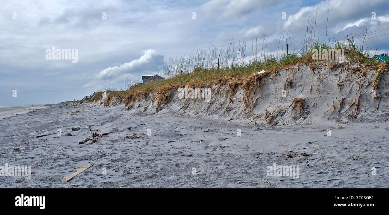 24 septembre 2018 - Topsail Beach, NC, États-Unis d'Amérique - érosion massive des plages à la suite de l'ouragan Florence 24 septembre 2018 à Topsail Beach, Caroline du Nord. (Crédit image : © Hank Heusinkveld via ZUMA Wire) Banque D'Images
