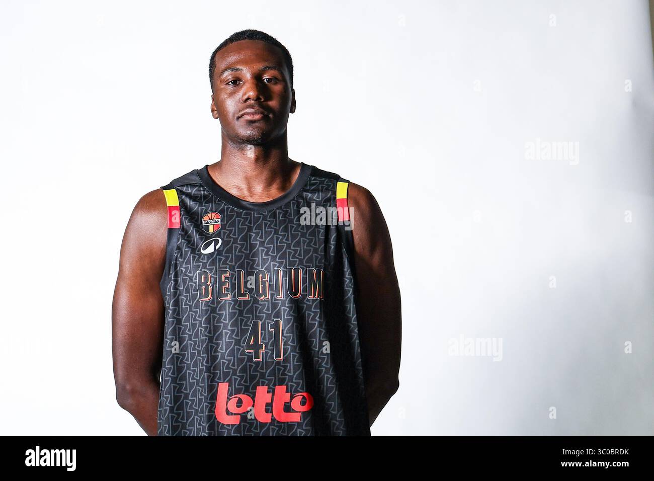 Bruxelles, Belgique. 21 juillet 2025. Le belge Godwin Tshimanga pose pour le photographe lors de la Journée des médias de l'équipe nationale belge masculine "The Belgian Lions", à Bruxelles, le lundi 21 juillet 2025. BELGA PHOTO BRUNO FAHY crédit : Belga News Agency/Alamy Live News Banque D'Images
