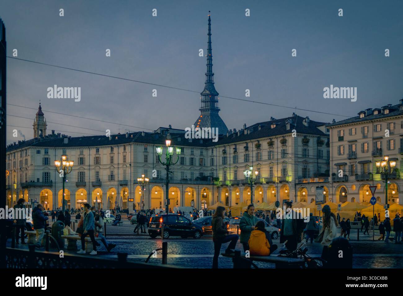 La Movida sur la Piazza Vittorio à Turin, Italie Banque D'Images