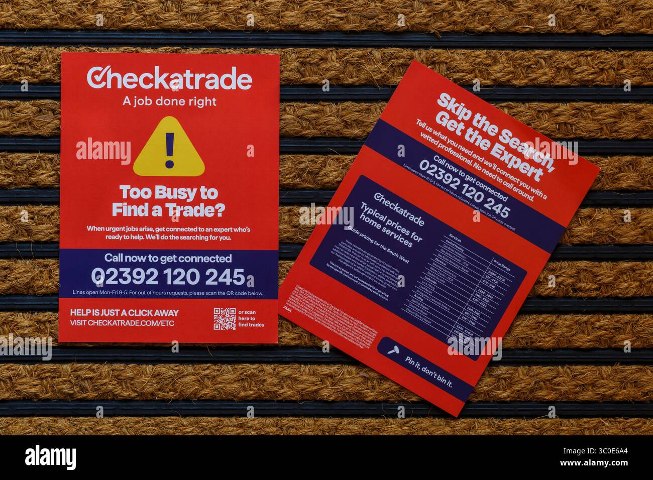 Dépliant Checkatrade sur paillasson Banque D'Images