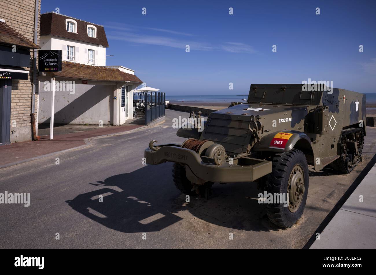 Véhicule militaire blindé américain, véhicule chenillé, jour J, opération Overlord, Arromanches-les-bains, Normandie, Calvados, France Banque D'Images