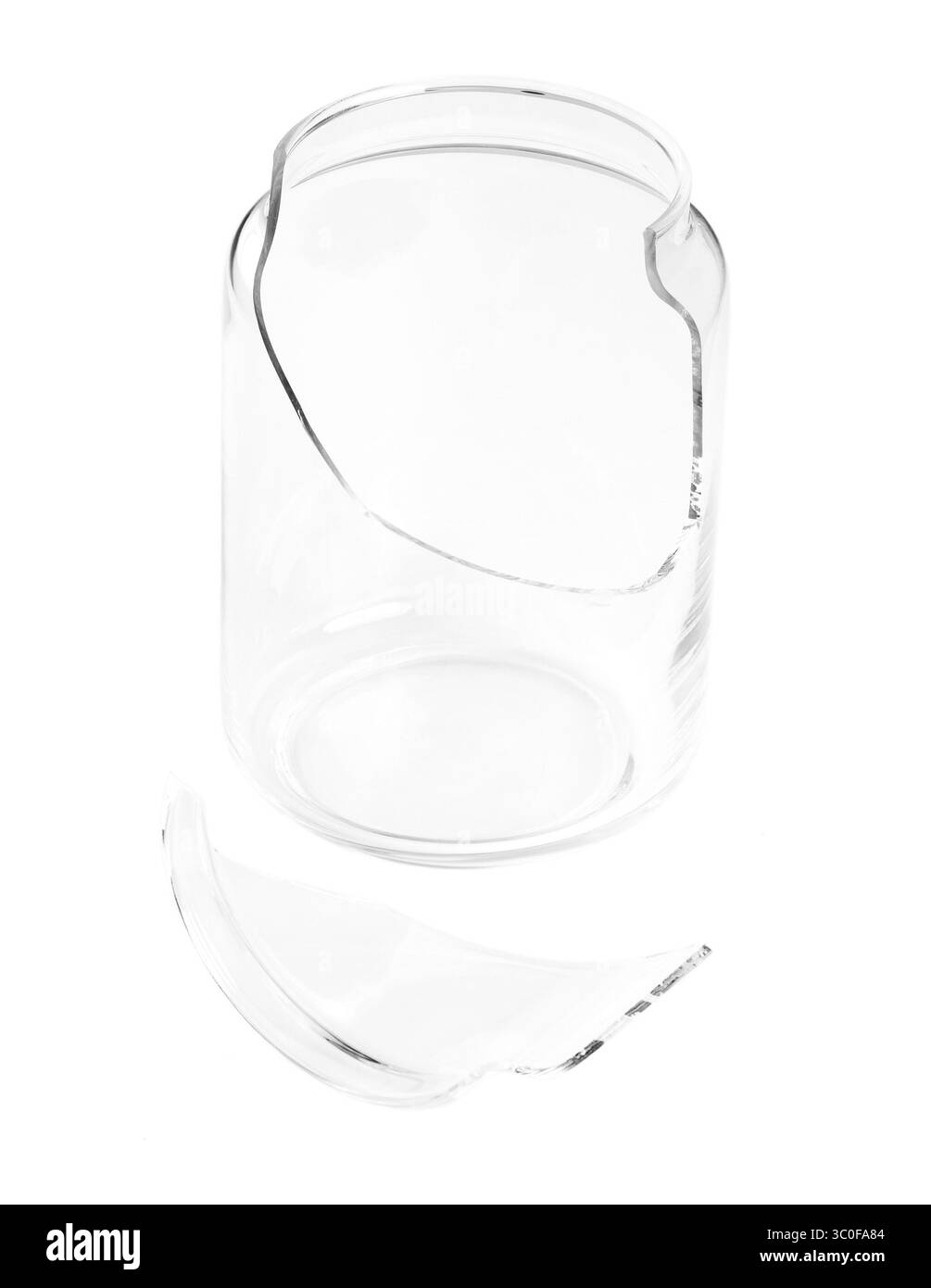Pot en verre brisé isolé sur fond blanc Banque D'Images