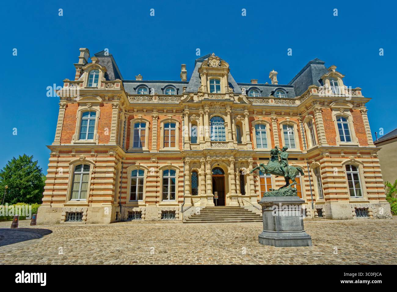 Château Perrier, Musée du vin de Champagne et d'Archéologie régionale à Epernay près de Reims dans le Nord de la France. Banque D'Images