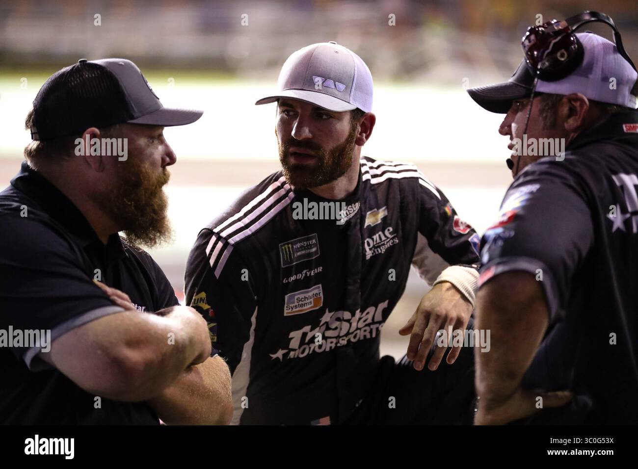 16 novembre 2018 : Corey Lajoie, pilote de la Chevrolet Schluter Systems (72), parle aux membres de l'équipage après avoir terminé sa séance d'essais Ford EcoBoost 400 Monster Energy NASCAR Cup Series, au Homestead-Miami Speedway à Homestead, en Floride. Mario Houben/CSM(image de crédit : © ; Mario Houben/CSM via ZUMA Wire) Banque D'Images