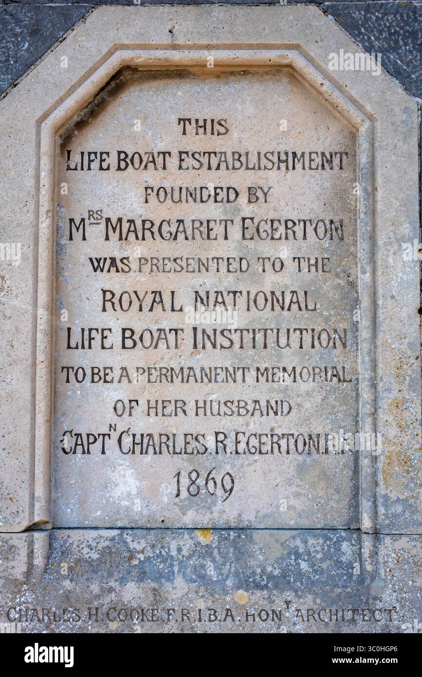 RNLI Life Boat Memorial à Solva Pembrokeshire West Wales UK Banque D'Images