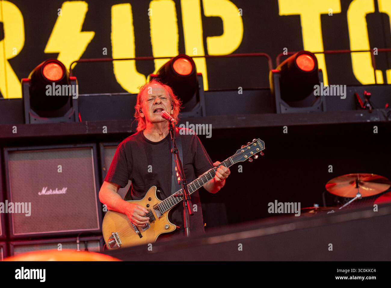 20 juillet 2025 : Angus Young se produit avec AC/DC à l'Autodromo Enzo e Dino Ferrari à Imola, en Italie Banque D'Images