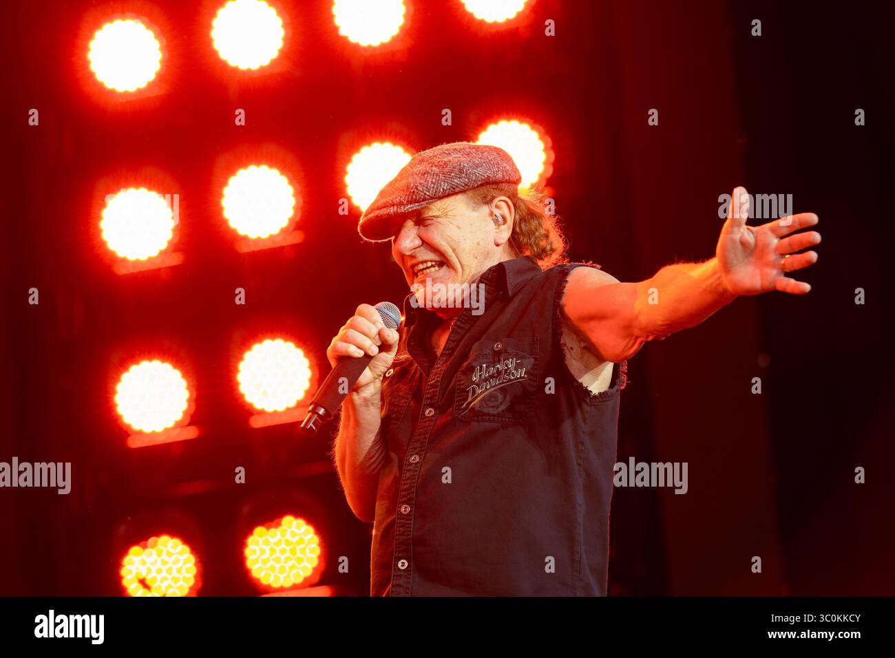 20 juillet 2025 : Brian Johnson se produit avec AC/DC à l'Autodromo Enzo e Dino Ferrari à Imola, en Italie Banque D'Images