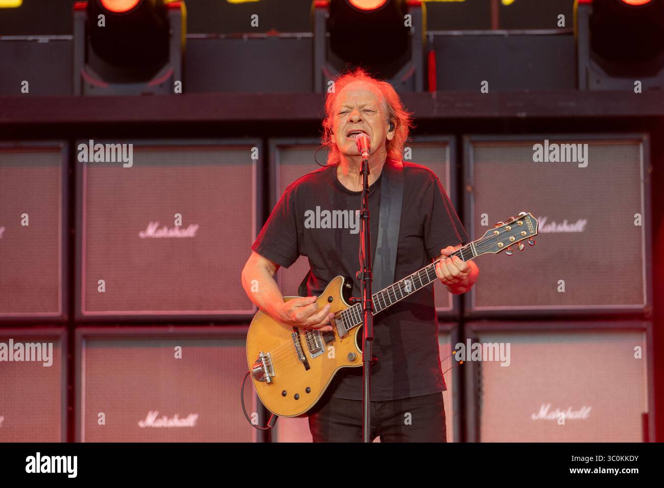 20 juillet 2025 : Stevie Young se produit avec AC/DC à l'Autodromo Enzo e Dino Ferrari à Imola, en Italie Banque D'Images
