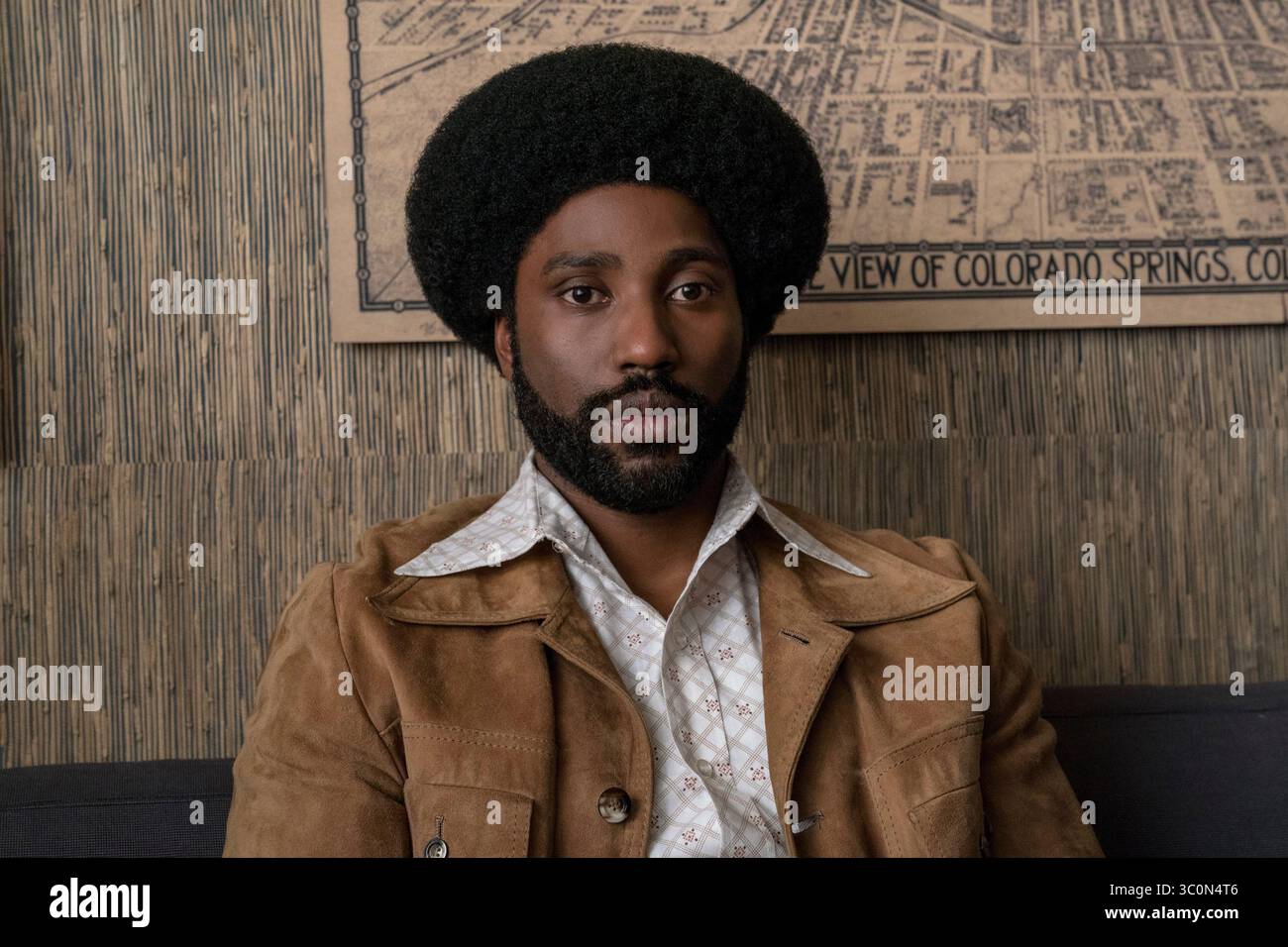 Golden Globes 2019 : Nominee : MEILLEUR ACTEUR DANS Un FILM. Photo : DATE DE SORTIE : 10 août 2018 TITRE : BlacKkKlansman STUDIO : Focus Features DIRECTOR : Spike Lee INTRIGUE : Ron Stallworth, un policier afro-américain du Colorado, a réussi à infiltrer le Ku Klux Klan local et est devenu le chef du chapitre local. EN VEDETTE : JOHN DAVID WASHINGTON dans le rôle de Ron Stallworth. (Crédit image : © Focus Features/Entertainment Pictures/ZUMAPRESS.com) Banque D'Images