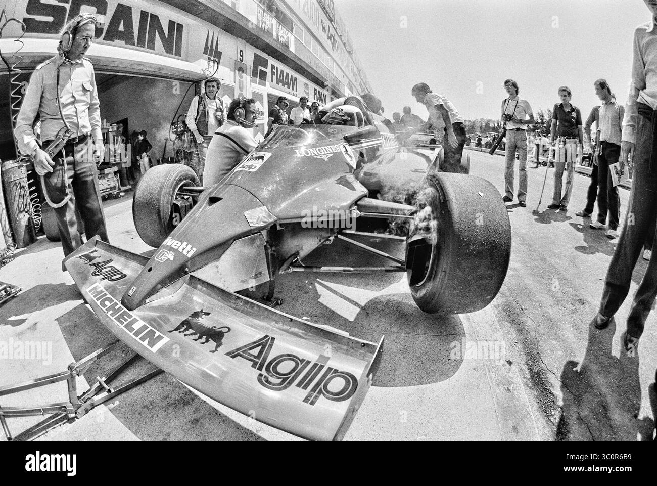 Ferrari 126C2 1982 de Didier Pironi essais de pré-saison au circuit Kyalami - Afrique du Sud - original Hasselblad Imacon Scan Banque D'Images