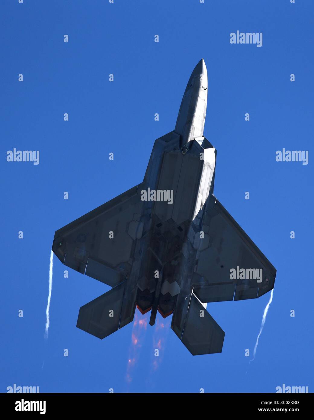 31 mars 2017 - Panama City, Floride, États-Unis - vol KC-135 Stratotanker avec F-22 Raptor. (Crédit image : © U.S. Air Force/ZUMA Wire/ZUMAPRESS.com) Banque D'Images