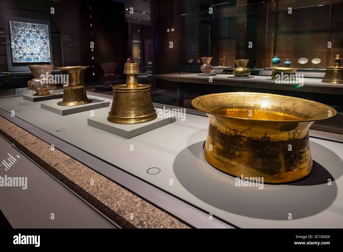 Schüssel. Messing , versilbert, syrien, 14. Jahrhundert, Museum für islamische Kunst, Doha, Katar, Orient, Vorderasien mcpins *** bol en laiton, Silver-p Banque D'Images