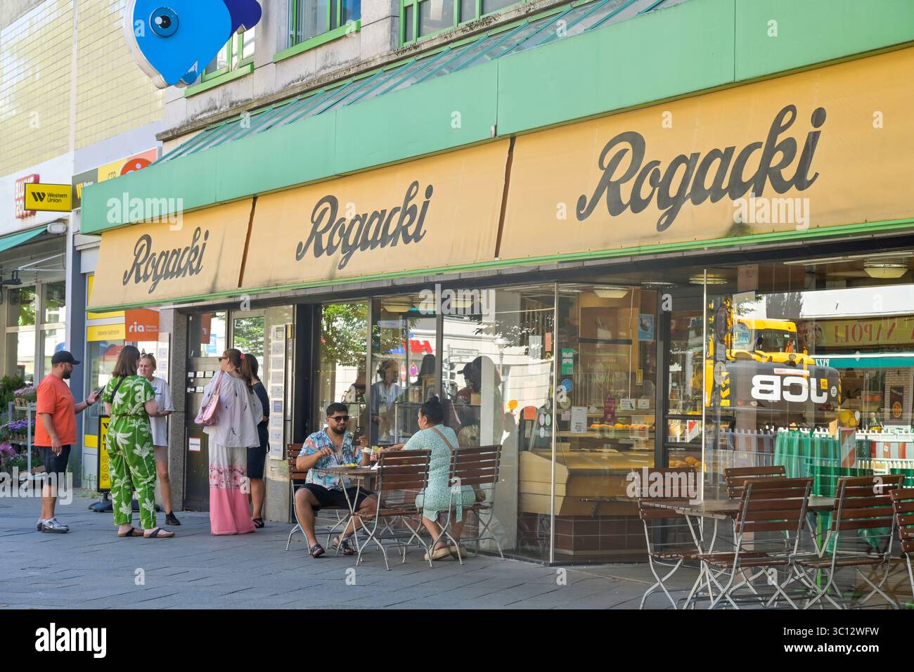 Feinkostgeschäft Rogacki, Wilmersdorfer Straße, Charlottenburg, Bezirk Charlottenburg-Wilmersdorf, Berlin, Deutschland Banque D'Images