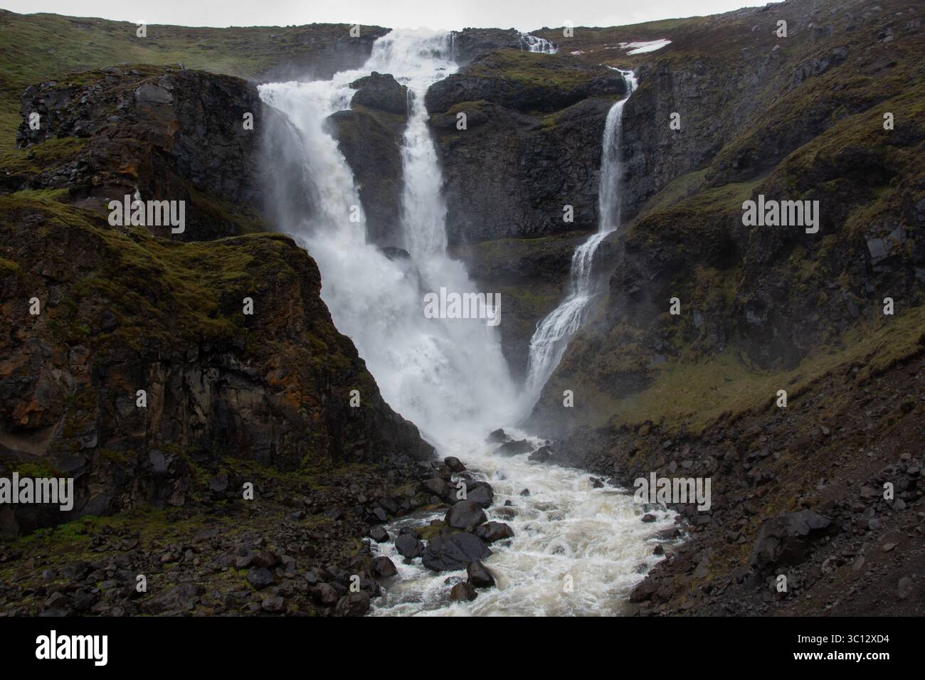 Islande cascades glacées bleu glacé volcans sauvages Banque D'Images