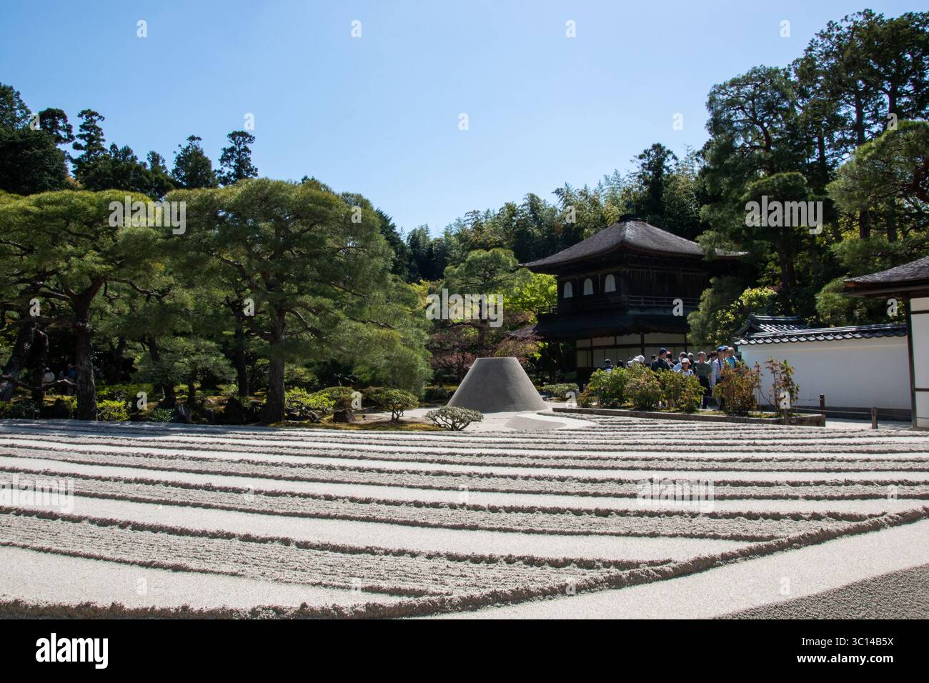 Kyoto Japon temples sakura cerisiers parcs personnes fleurs d'argent statues jardins de sable Pavillon d'argent - Ginkakuji Higashiyama Jisho-ji Banque D'Images
