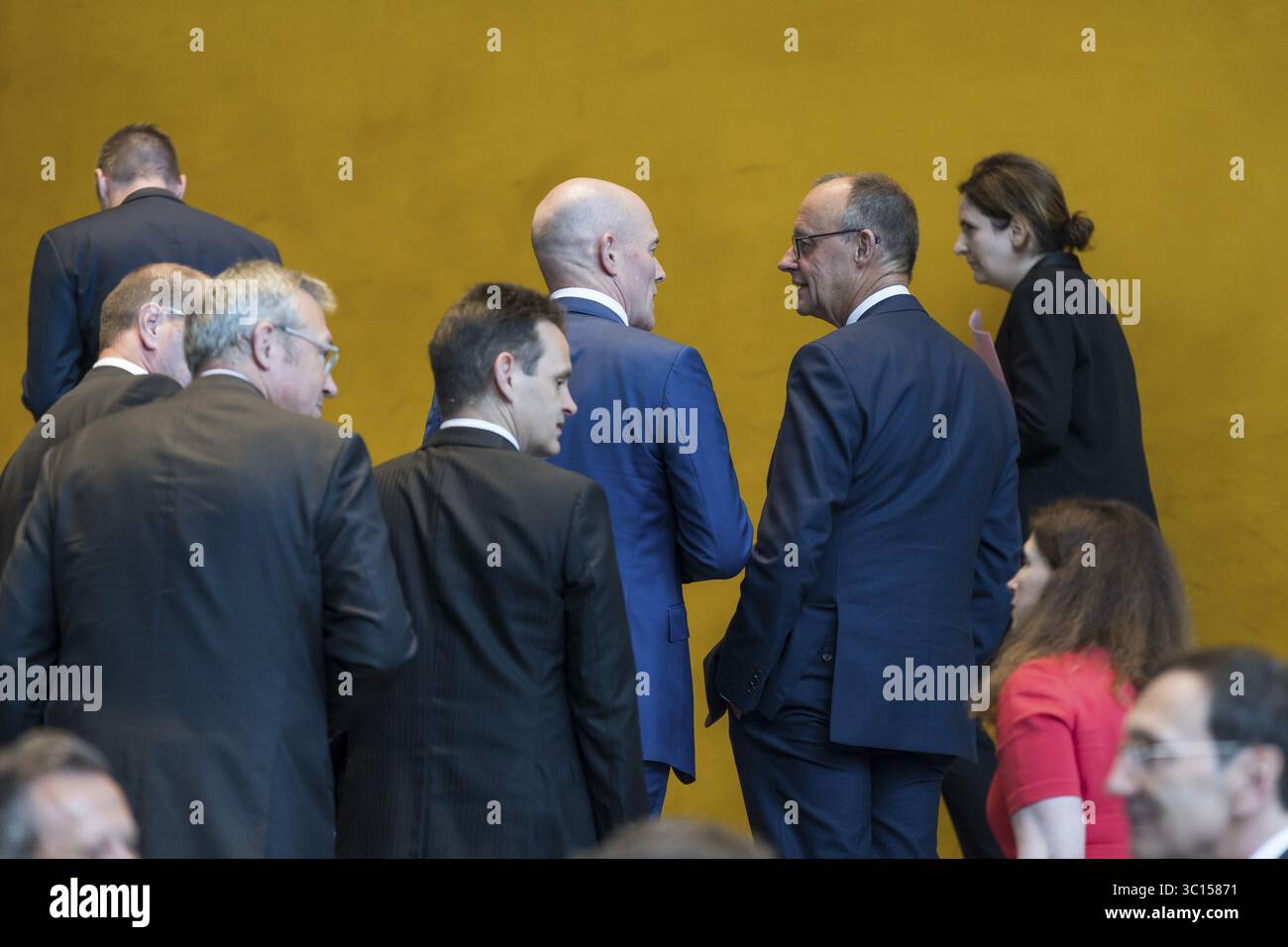 Dirk Schmitz (directeur national Blackrock pour l'Allemagne, l'Autriche et l'Europe de l'est et PDG de Blackrock Asset Management Allemagne) et Friedrich Merz (CDU, F Banque D'Images