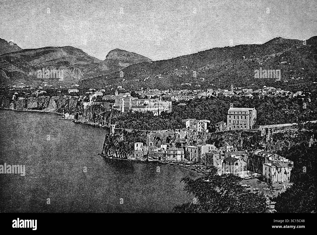 Côte escarpée de Sorrente, vue sur la ville, côte rocheuse, paysage de montagne, golfe de Naples, mer Méditerranée, Campanie, Italie, illustration historique 1896 Banque D'Images