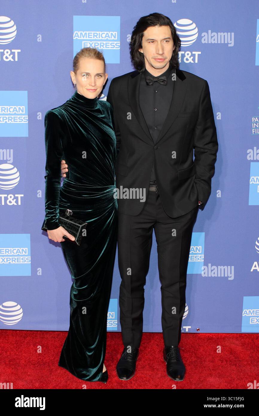 3 janvier 2019 - Palm Springs, Californie, États-Unis - L'actrice JOANNE TUCKER et son mari, Star Wars Kylo Ren acteur, ADAM PILOTE sur le tapis rouge lors de la 30e édition des Palm Springs International film Festival Gala Awards. Les Gala Awards ont eu lieu au Palm Springs Convention Center. (Crédit image : © Dane Andrew/ZUMA Wire/ZUMAPRESS.com) Banque D'Images