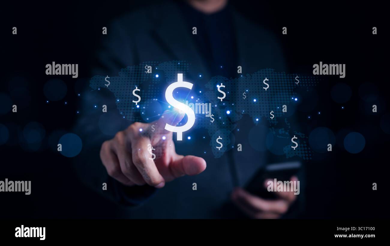 Banque centrale et concept de monnaie internationale. Main d'homme d'affaires touchant au symbole d'argent du dollar des États-Unis (USD) avec la carte du monde. Argent Banque D'Images