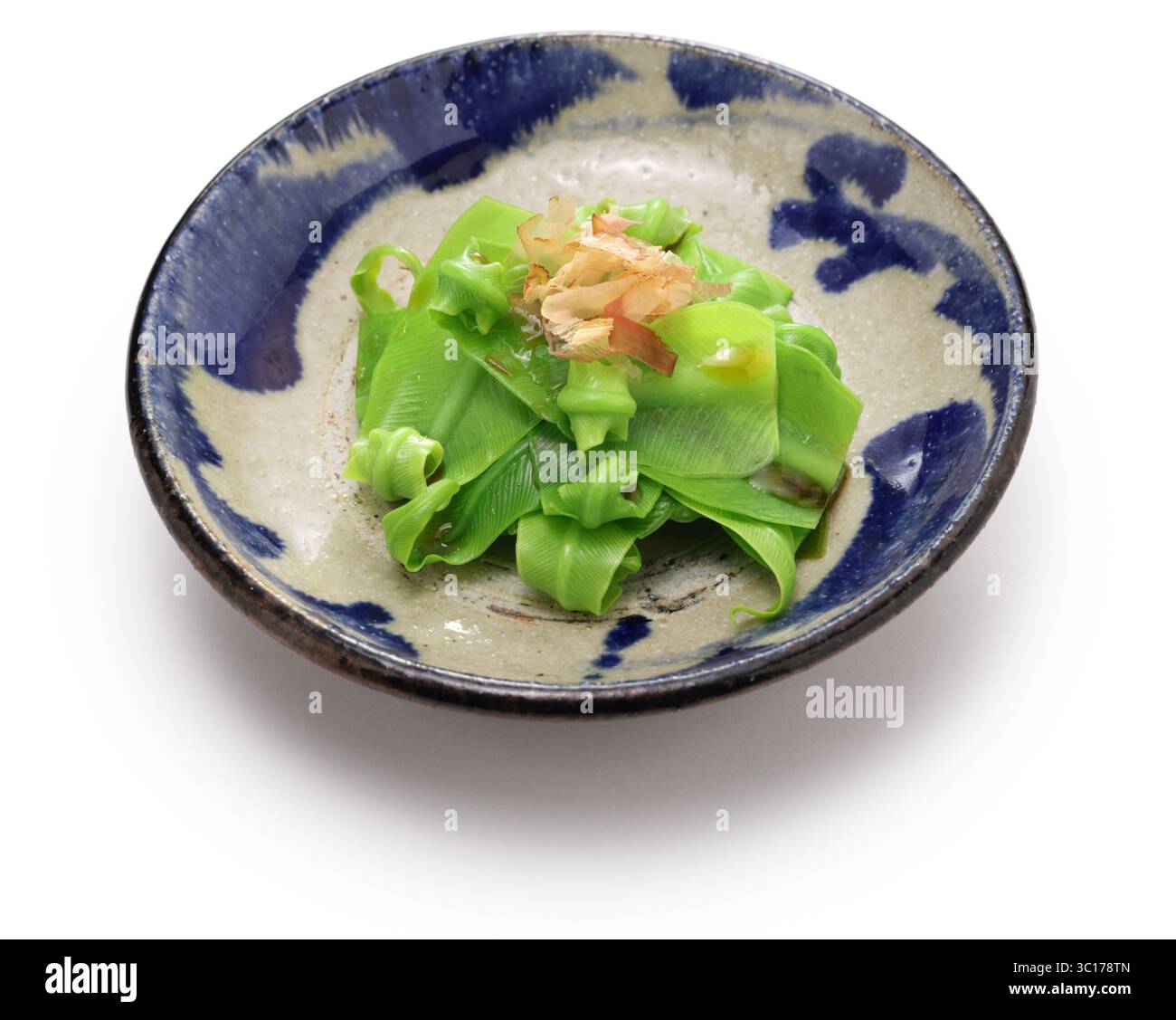 Otaniwatari bouilli (nouvelles pousses de fougère nid d'oiseaux), cuisine japonaise d'Okinawa Banque D'Images