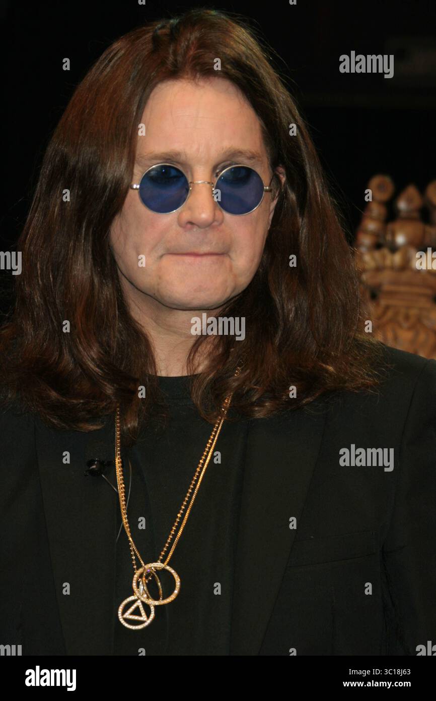 **FICHIER PHOTO** Ozzy Osbourne est décédé. OZZY ET SHARON OSBOURNE 2006 photo par John Barrett/PHOTOlink/MediaPunch Banque D'Images