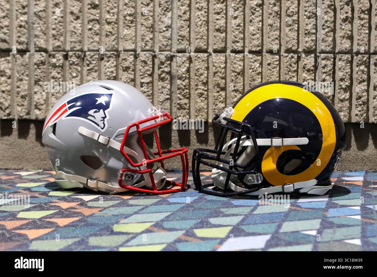 1 février 2019 - Atlanta, Géorgie, États-Unis - semaine de match avec casques d'équipe au Super Bowl LIII au Georgia World Congress Center. (Crédit image : © Jevone Moore/CSM via ZUMA Wire) Banque D'Images