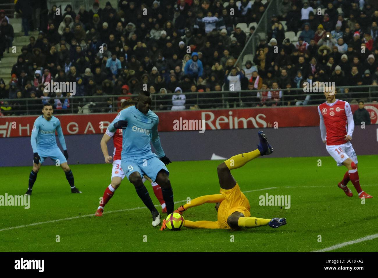 3 février 2019 - Reims, Marne, France - L'attaquant marseillais MARIO BALOTELLI en action lors du championnat de France de football, Ligue 1 Conforama, stade de Reims contre l'Olympique de Marseille au stade Auguste Delaune de Reims - France..Reims a gagné 2-1 (crédit image : © Pierre Stevenin/ZUMA Wire) Banque D'Images