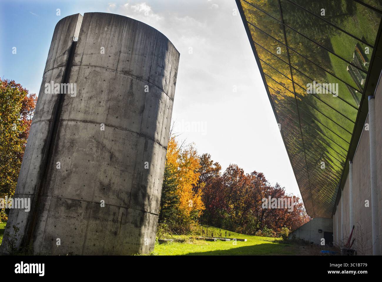 21 octobre 2015 - Apple Valley, Minnesota, États-Unis - au zoo du Minnesota, qui vient de recevoir 500 000 $ pour améliorer ses efforts de conservation de l'eau, le Tropics Trail possède de vastes plantes tropicales qui nécessitent 8 000 gallons d'eau par semaine. Une partie de l'argent ira à la construction de réservoirs de rétention dans ce sont pour économiser l'eau qui s'écoule du toit pendant une averse . / (Crédit image : Richard Tsong-Taatarii/Minneapolis Star Tribune/TNS via ZUMA Wire) Banque D'Images