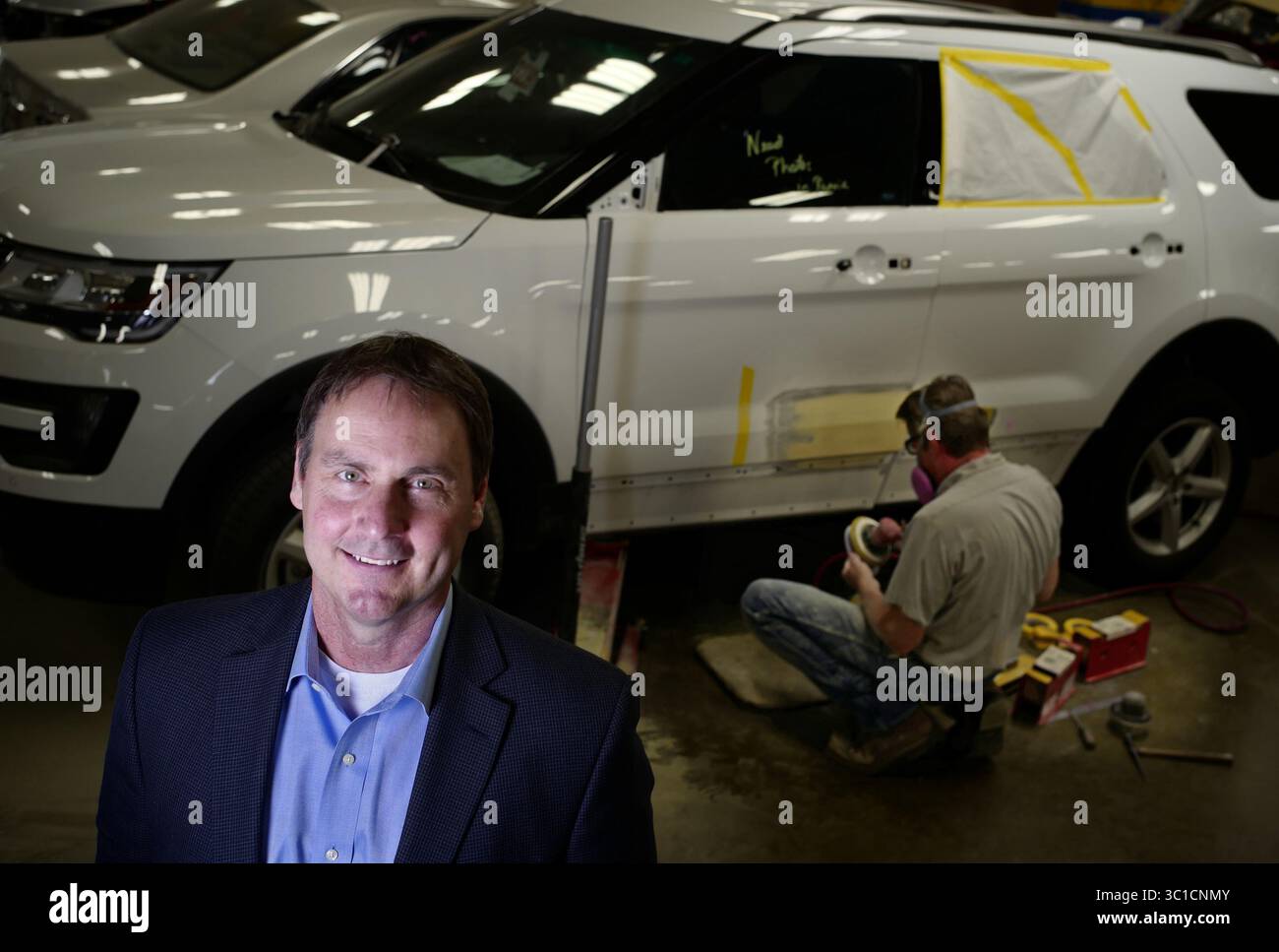 20 juillet 2016 - Plymouth, Mn 55447, MN - Minnesota, États-Unis - Duane Rouse est PDG d'ABRA Autobody. Il est maintenant sur son deuxième propriétaire de capital-investissement en plusieurs années, est en train d'acquérir sa façon de devenir l'une des plus grandes chaînes à l'échelle nationale dans une industrie encore régionale et fragmentée..Richard (crédit image : Richard Tsong-Taatarii/Minneapolis Star Tribune/TNS via ZUMA Wire) Banque D'Images