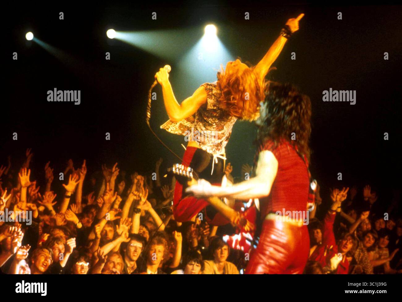 10 juin 2005 ; pays-Bas, HOLLANDE [date inconnue] ; Van Halen en concert au Jaap Eden Hall à Amsterdam. (Crédit image : © Barry Schultz/ZUMA Wire) Banque D'Images