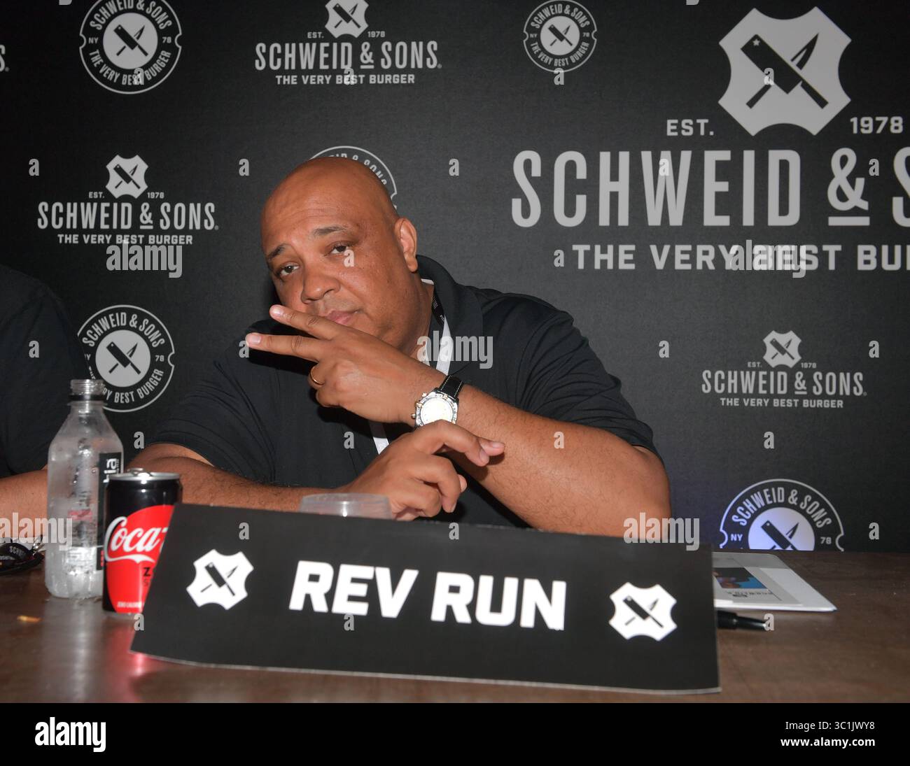 MIAMI BEACH, Floride - 22 FÉVRIER : Rev Run, Joseph Simmons au South Beach Wine & Food Festiva BURGER BASH le 22 février 2019 à Miami Beach, Floride...People : Rev Run, Joseph Simmons (crédit image : © SMG via ZUMA Wire) Banque D'Images