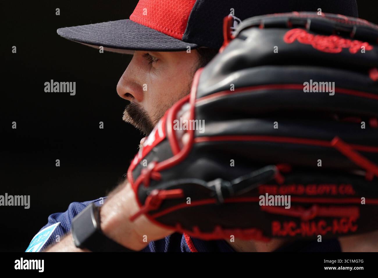 Le 17 février 2019 - Fort Myers, FL, États-Unis - Tim Collins (37), lanceur des Twins du Minnesota, a livré un terrain dans la bullpen dimanche. ] ANTHONY SOUFFLE â€¢ anthony.souffle@startribune.com ....L'entraînement de pré-saison a continué pour les Twins du Minnesota dimanche 17 février 2019 au complexe sportif CenturyLink et au stade Hammond à Fort Myers, en Floride (crédit image : © Anthony souffle/Minneapolis Star Tribune via ZUMA Wire) Banque D'Images