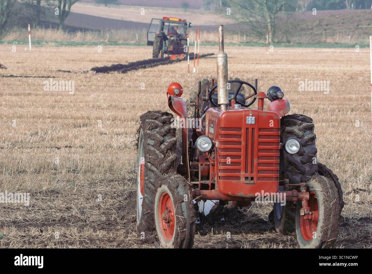 Match de charrue tracteur vintage près de Milnathort en Écosse Banque D'Images