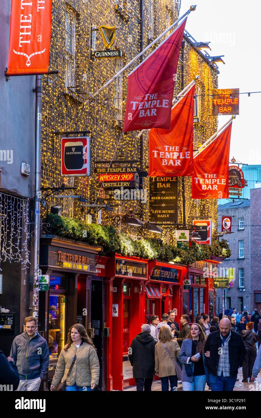 Scène de rue, Temple Bar, Dublin, République d'Irlande, Europe Banque D'Images
