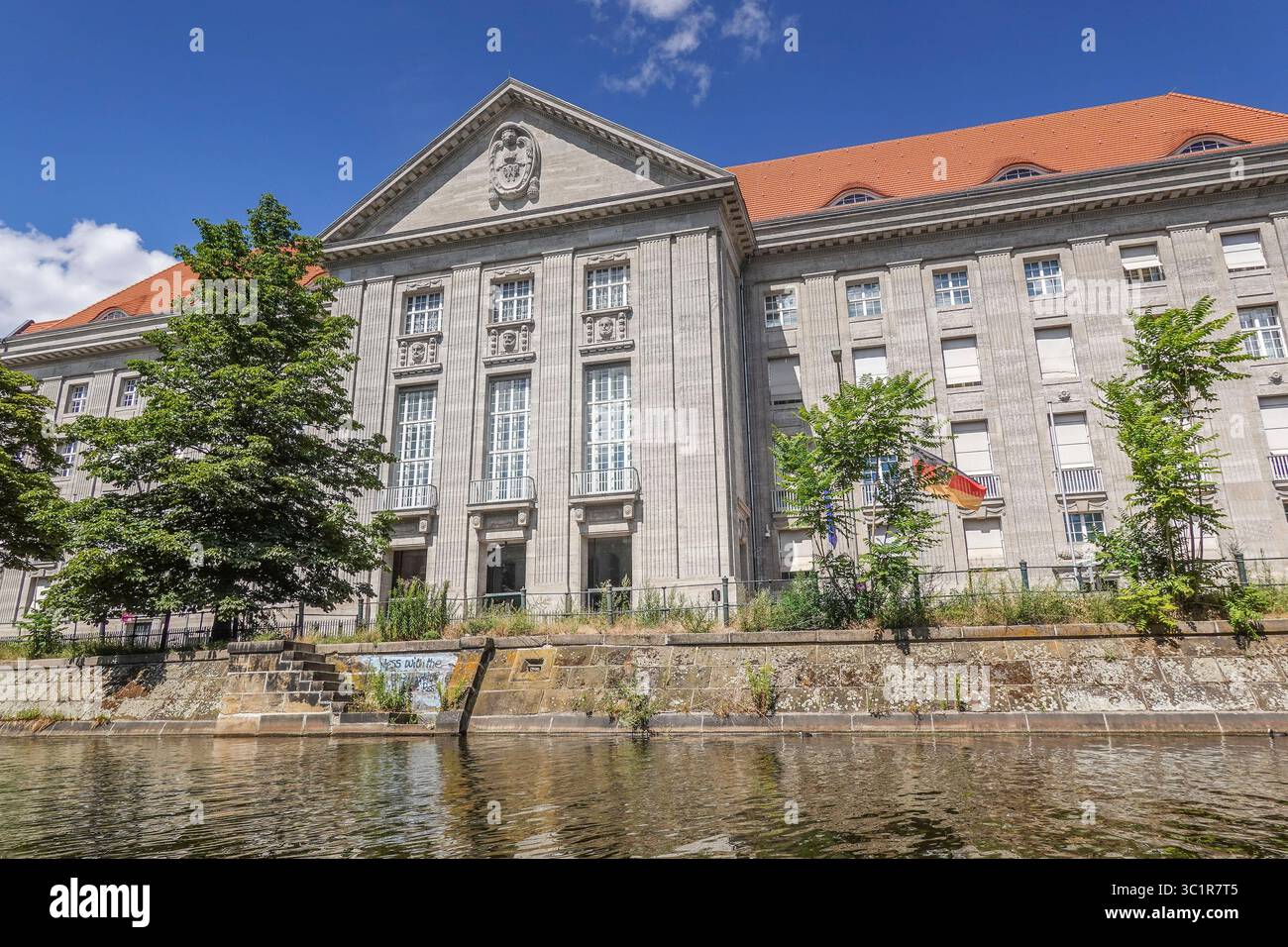 Bundesministerium der Verteidigung, Reichpietschufer, Landwehrkanal, Tiergarten, Bezirk Mitte, Berlin, Deutschland Banque D'Images