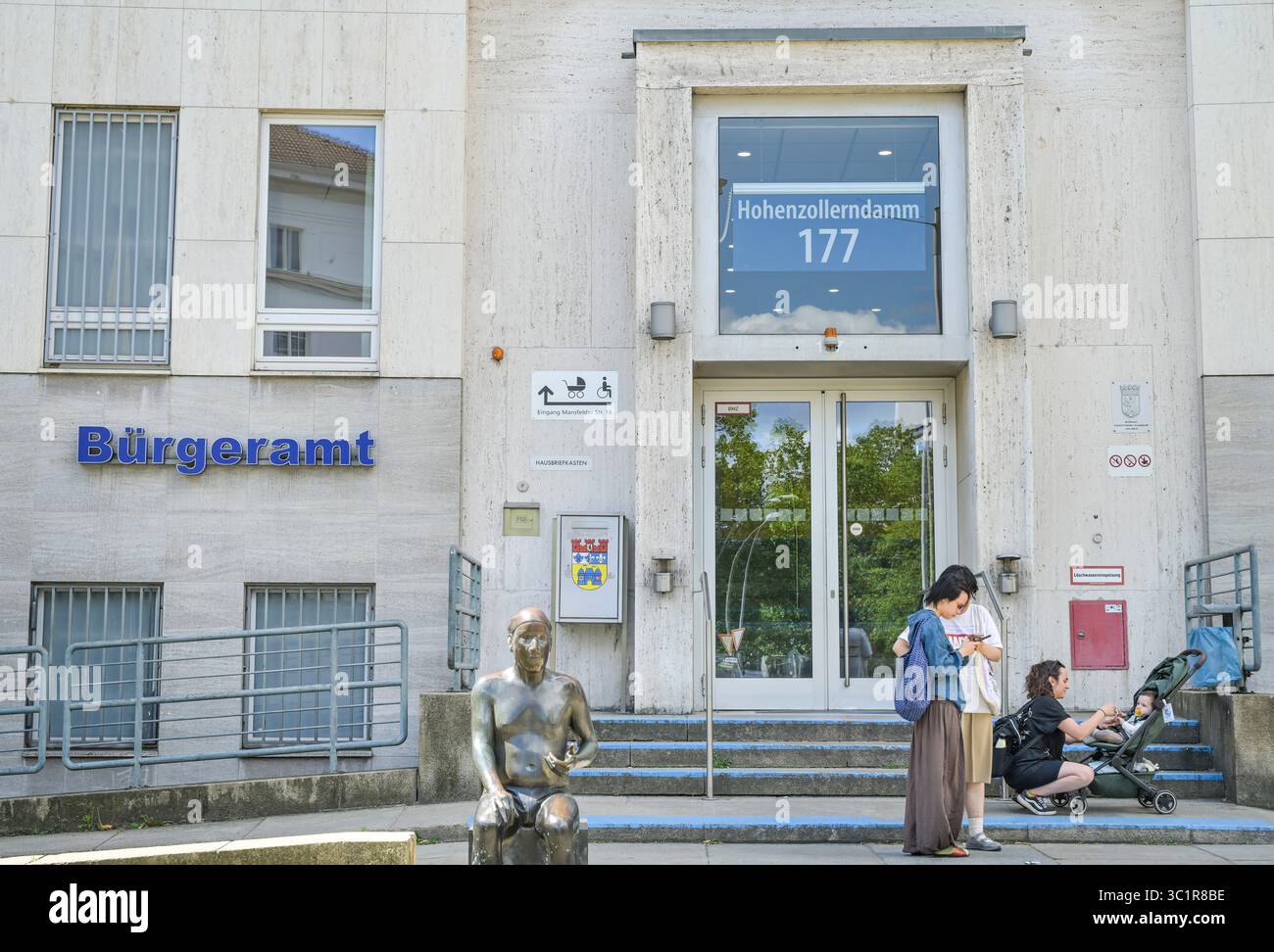 Bürgeramt Hohenzollerndamm, Wilmersdorf, Bezirk Charlottenburg-Wilmersdorf, Berlin, Deutschland Banque D'Images