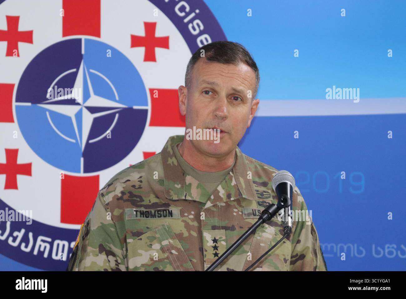 Le 29 mars 2019 - Tbilissi, Géorgie - général de l'armée américaine John Thomson, commandant du Commandement terrestre allié de l'OTAN, prononce une allocution au Centre conjoint OTAN-Géorgie de formation et d'évaluation le 29 mars 2019 à Tbilissi, Géorgie (crédit image : © David Olson via ZUMA Wire) Banque D'Images