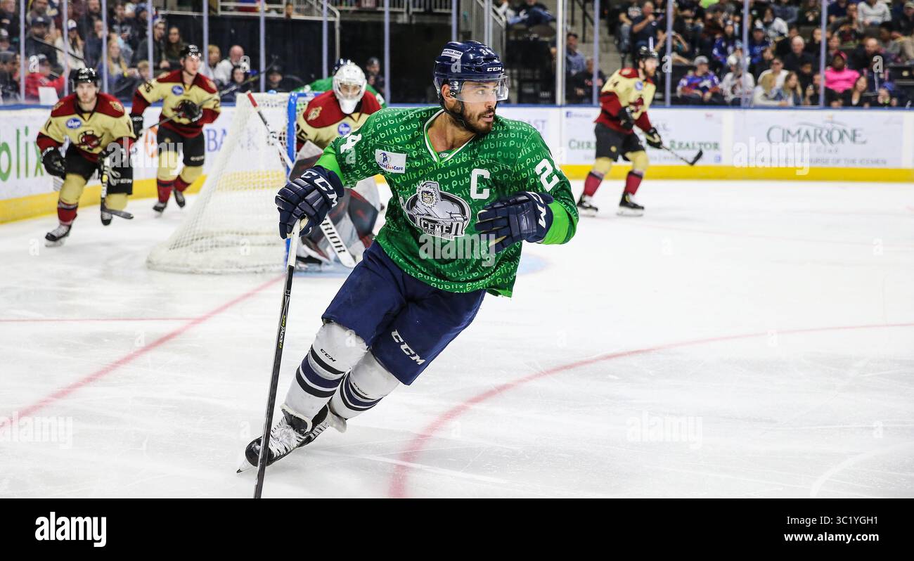 L'attaquant des glaces de Jacksonville Garet Hunt (24 ans) pendant la deuxième période d'un match de hockey professionnel de l'ECHL contre les Gladiators d'Atlanta au Veterans Memorial Arena à Jacksonville, Floride, le samedi 30 mars 2019. (Gary Lloyd McCullough/for Cal Sport Media)(image de crédit : &copy ; Gary Lloyd McCullough/CSM via ZUMA Wire) Banque D'Images
