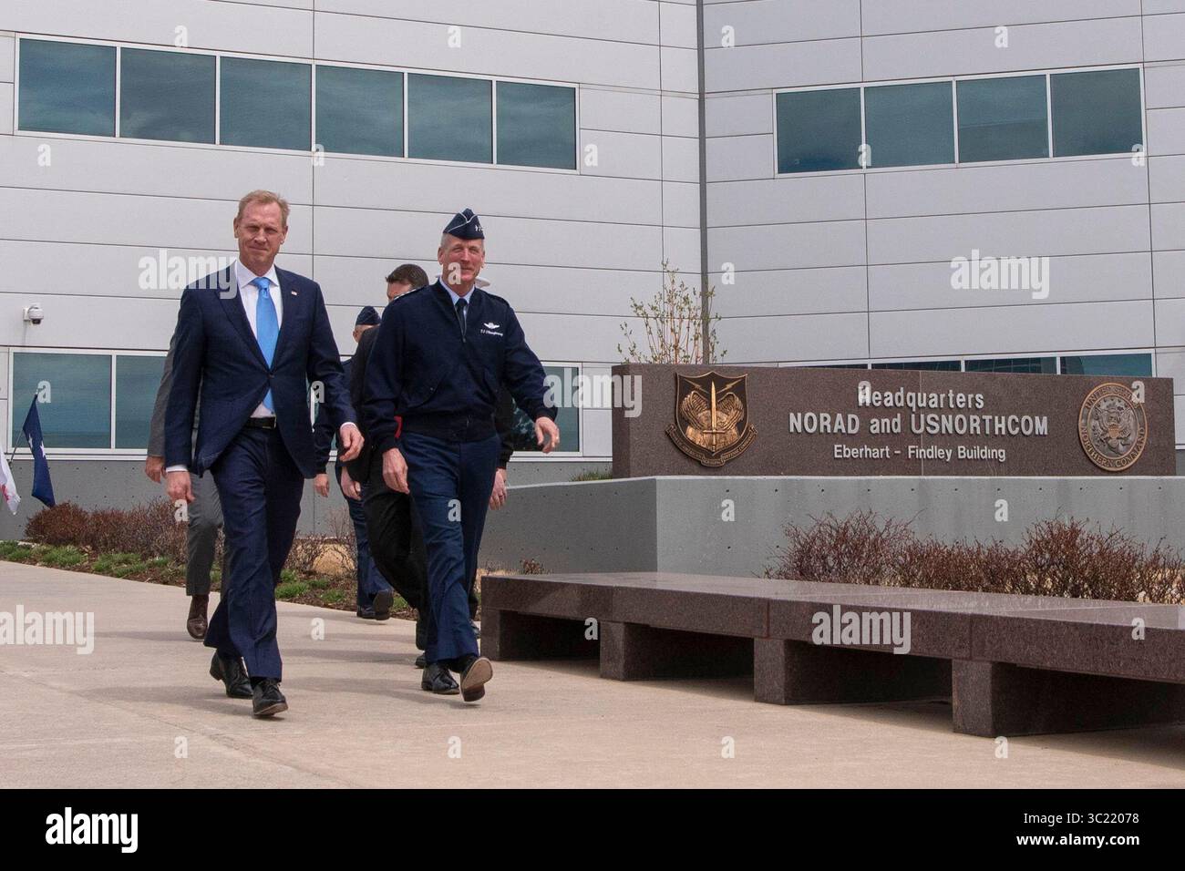 9 avril 2019 - Colorado, États-Unis - le secrétaire à la Défense par intérim des États-Unis Patrick M. Shanahan rencontre le commandant du Commandement du Nord des États-Unis et du Commandement de la défense aérospatiale de l'Amérique du Nord, génie Terrence J. O'Shaughnessy, base aérienne de Peterson, Colorado, le 10 avril 2019. (Crédit image : © DoD/ZUMA Wire/ZUMAPRESS.com) Banque D'Images