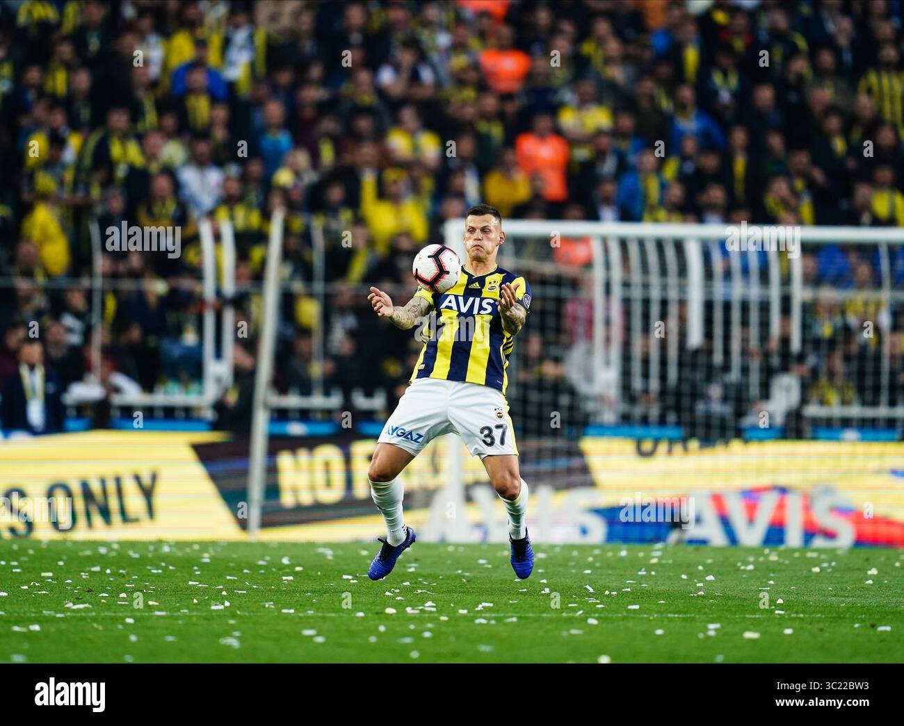 14 avril 2019 : !f27 ! Lors du match turc Super Lig entre Fenerbache et Galatasaray au stade ÅžÃ¼krÃ¼ SaracoÄŸlu à Istanbul, Turquie. Ulrik Pedersen/CSM.(image de crédit : &copy ; Ulrik Pedersen/CSM via ZUMA Wire) Banque D'Images