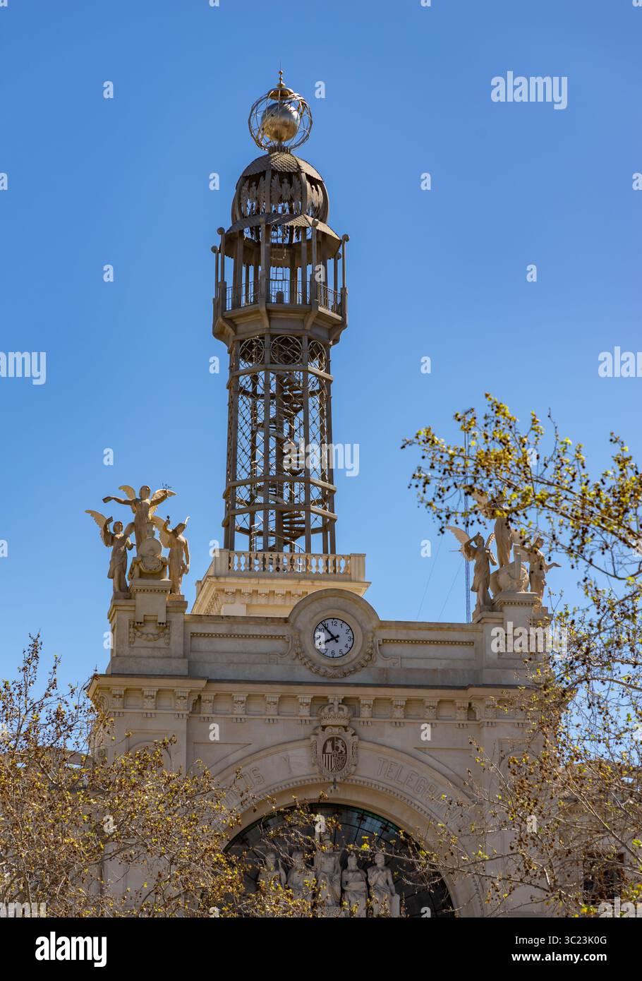 Une photo du bâtiment de la poste à Valence. Banque D'Images