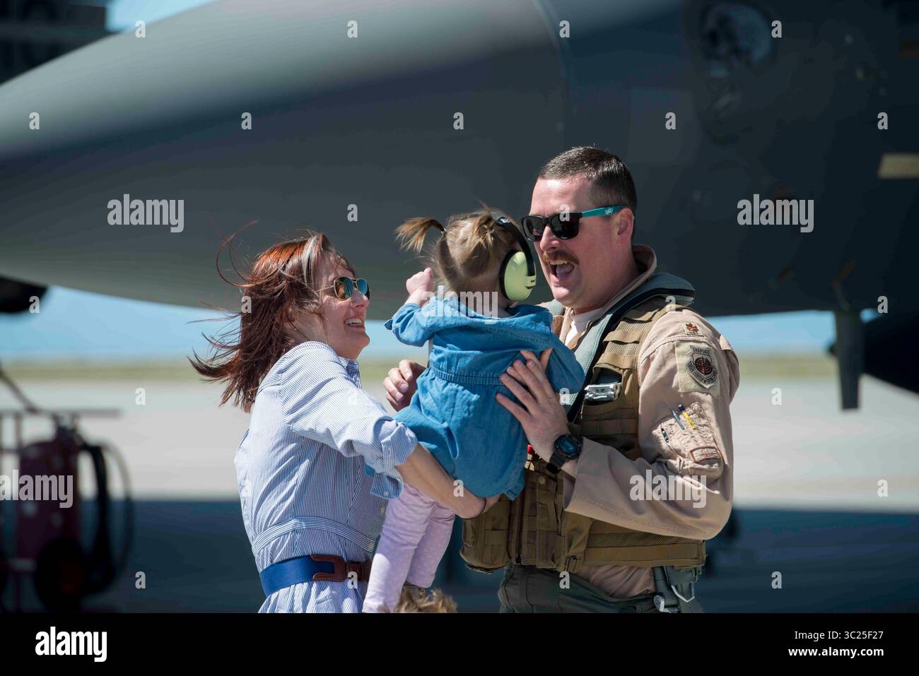 17 avril 2019 - Mountain Home AFB, Idaho, États-Unis - le personnel du 391st Fighter Squadron revient d'un déploiement de six mois en Asie du Sud-Ouest, le 17 avril 2019, à la base aérienne Mountain Home, Idaho. Amis et familles réunis avec leurs proches lors d'un retour au pays organisé pour les membres de l'équipage. (Crédit image : © U.S. Air Force/ZUMA Wire/ZUMAPRESS.com) Banque D'Images